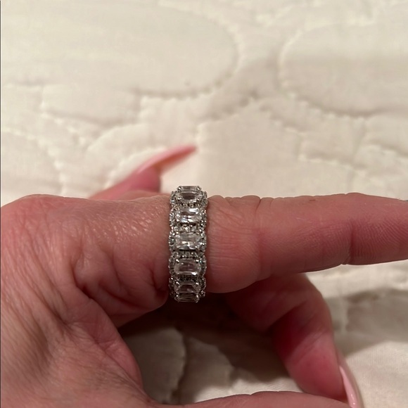 Elegant Silver Women's Ring - Picture 2 of 2